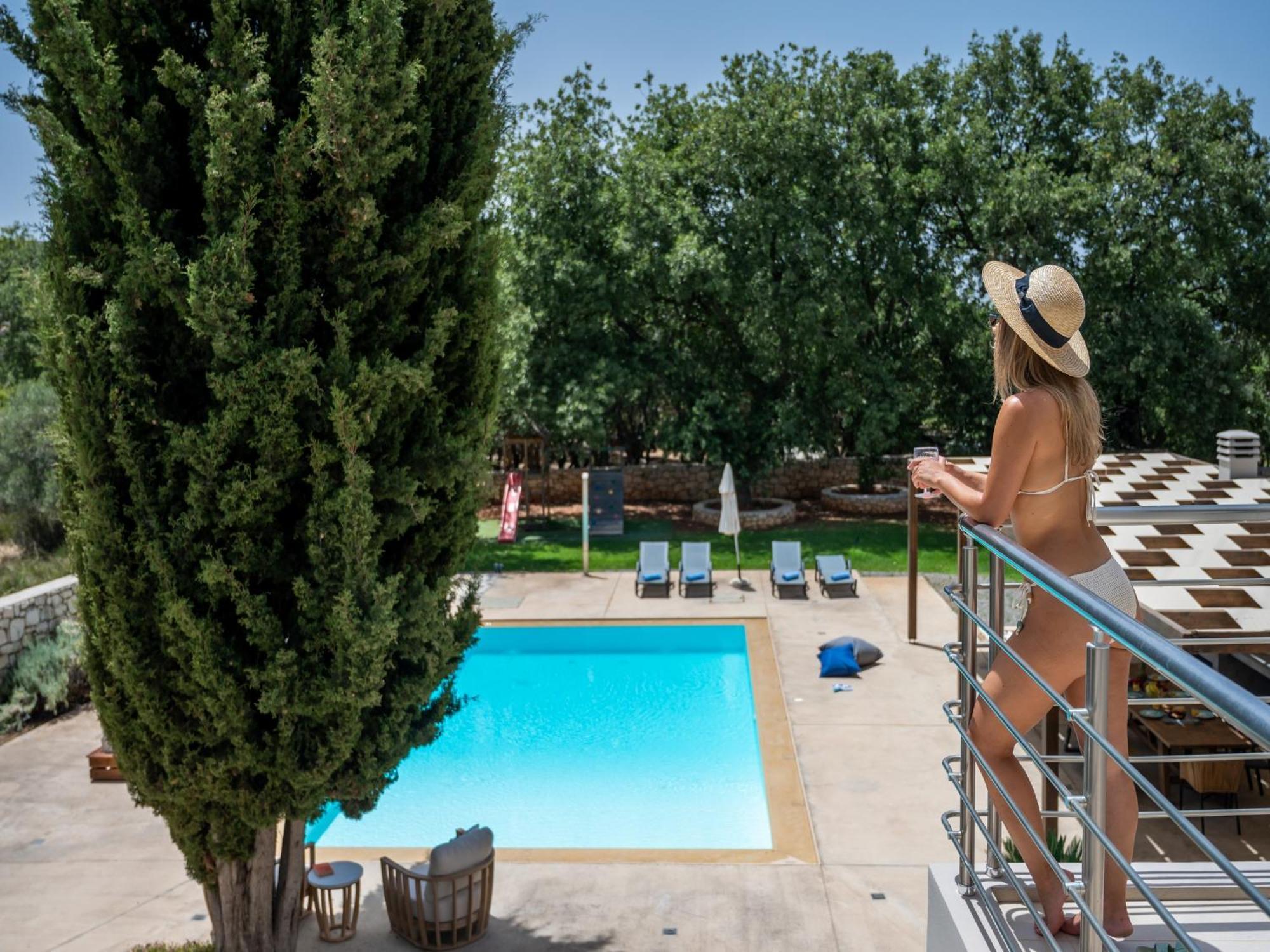 Villa Ellie - Heated Pool, Playground, Garden & Bbq! Vederoi Ngoại thất bức ảnh