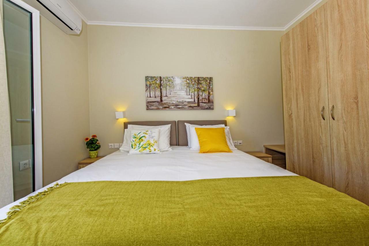 Villa Ellie - Heated Pool, Playground, Garden & Bbq! Vederoi Ngoại thất bức ảnh